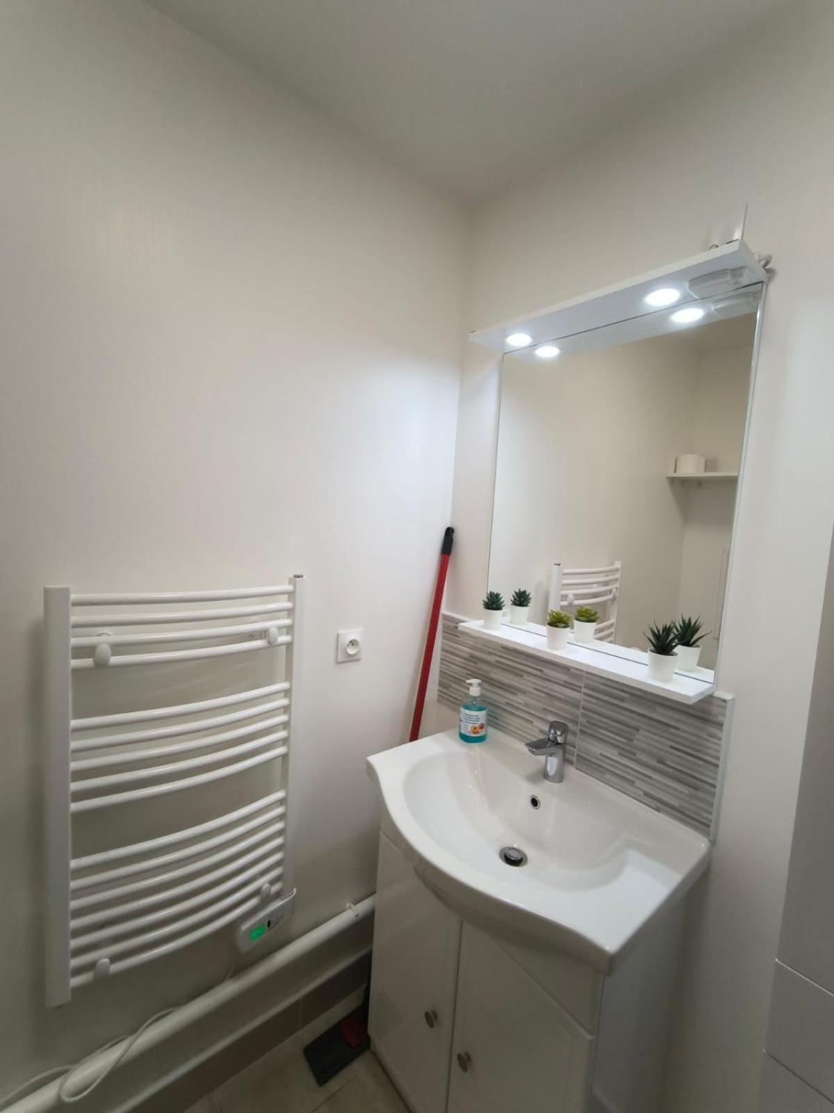 Studio Paris Sud A Cote Du Metro Apartment Villejuif Exterior photo